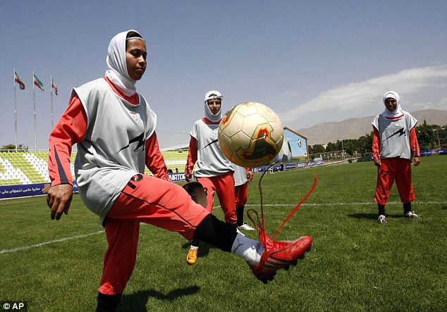 Женская сборная Ирана по футболу оказалась мужчинами