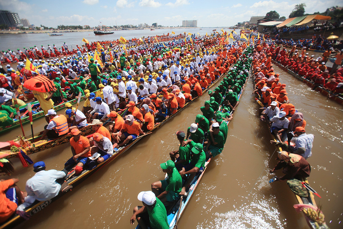 В Камбодже начался праздник воды