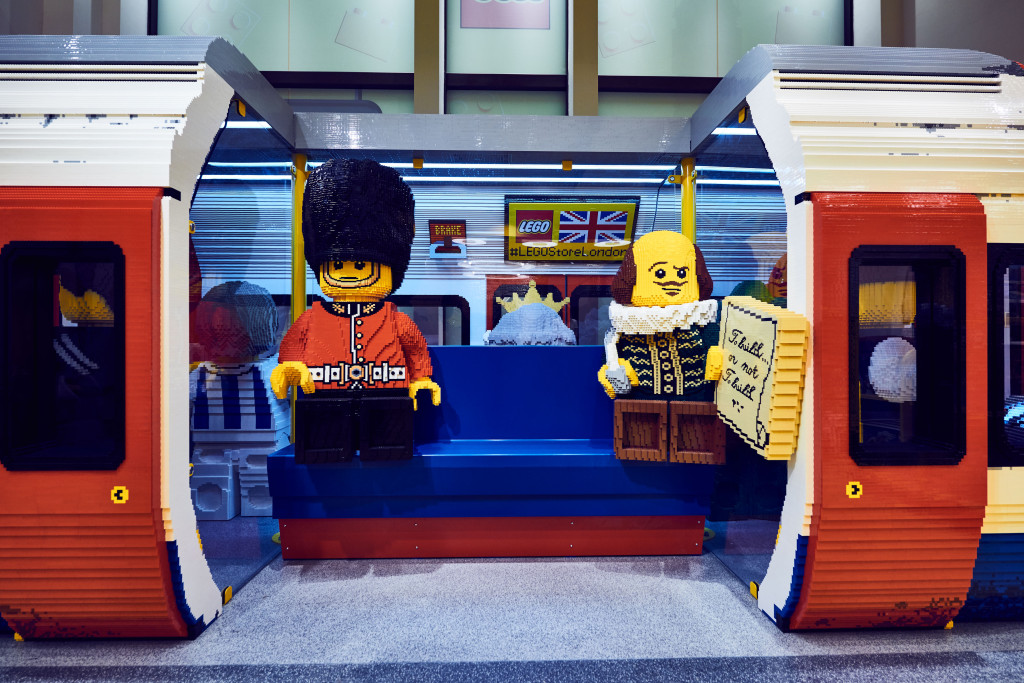 В Лондоне открылся самый большой магазин игрушек Лего