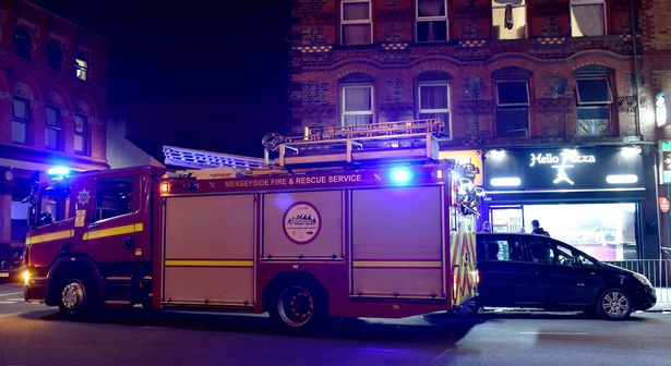 Police-and-fire-engine-at-Hello-Pizza-on-Stanley-road