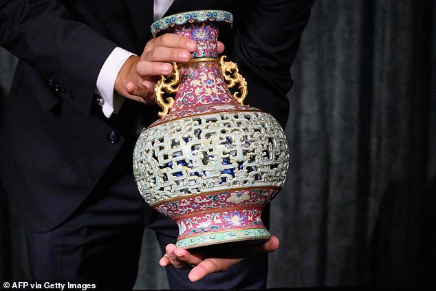 раритетная китайская ваза