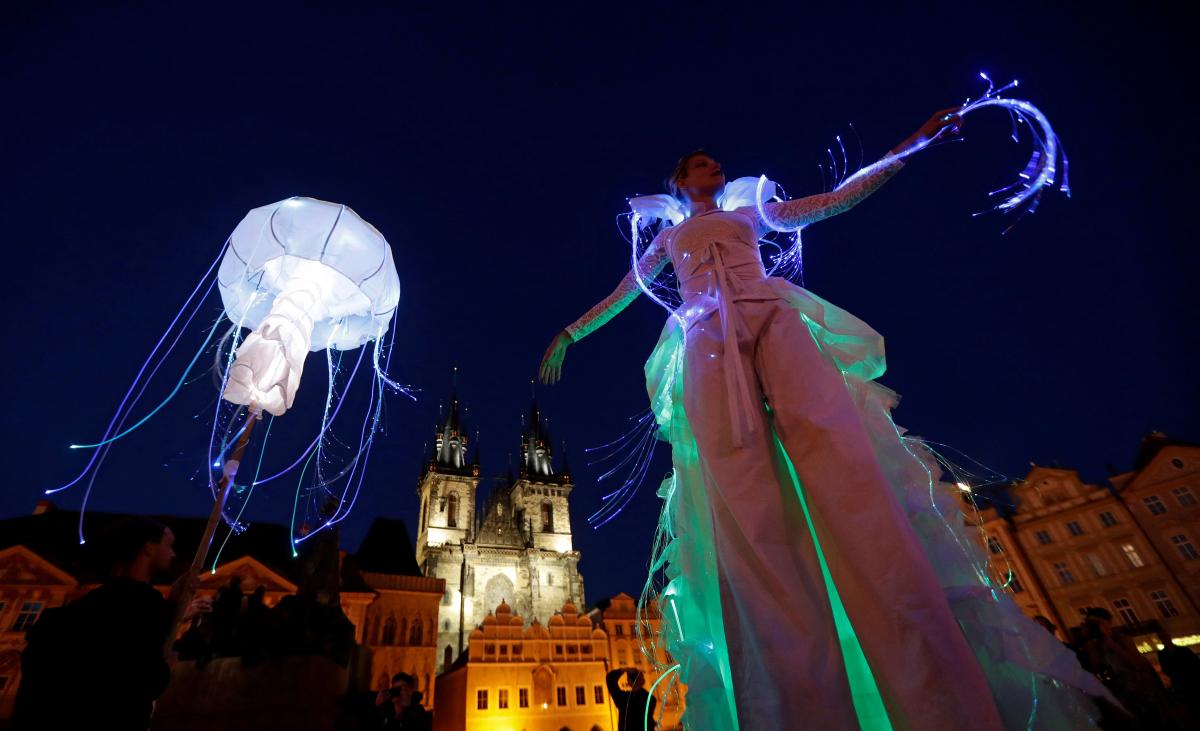 В Праге прошел фестиваль уличных театров