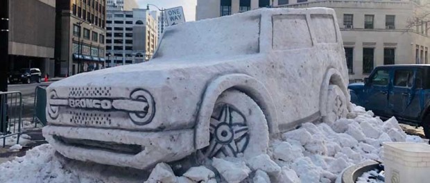 Американец создал снежную копию Ford Bronco