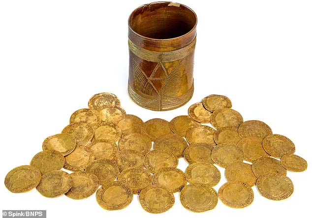 самый крупный в Британии клад золотых монет периода Стюартов