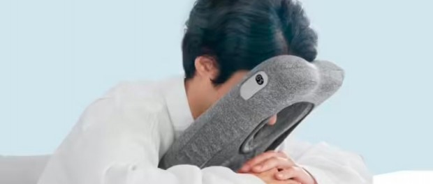 Японцы создали умную подушку для сна на работе