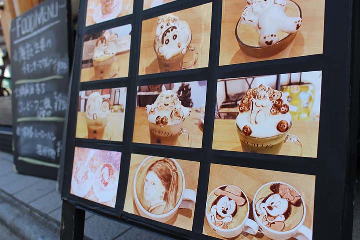 Японцы заманивают в кафе тремерным латте-артом