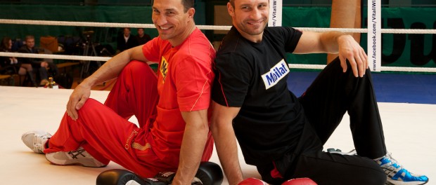Братьям Кличко обещали самый большой в мире бокса гонорар за совместный бой