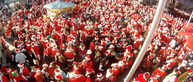 Копенгаген заполонили Санта-Клаусы