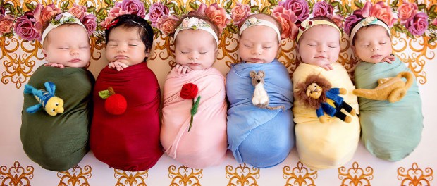 Фотопроект «Мини-Дисней» показал «рождение» принцесс
