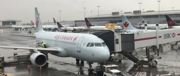 Спящую пассажирку рейса Air Canada увезли в депо и оставили там