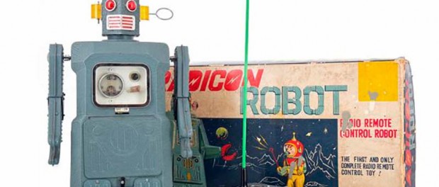 Раритетный игрушечный робот принес шотландке состояние